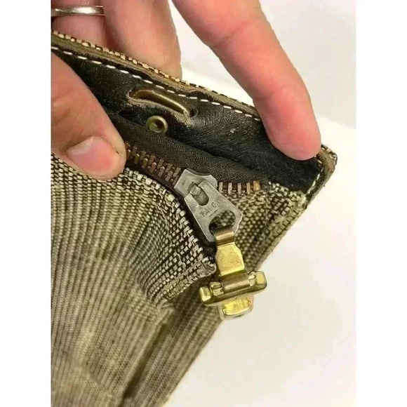 VTG Talon Zipper Portfolio Pouch 19"x14.5" - Picture 6 of 9